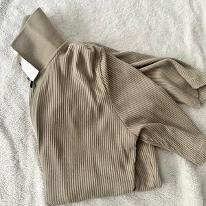 Ribbed olive green quarter zip 3/4 sleeved collared shirt